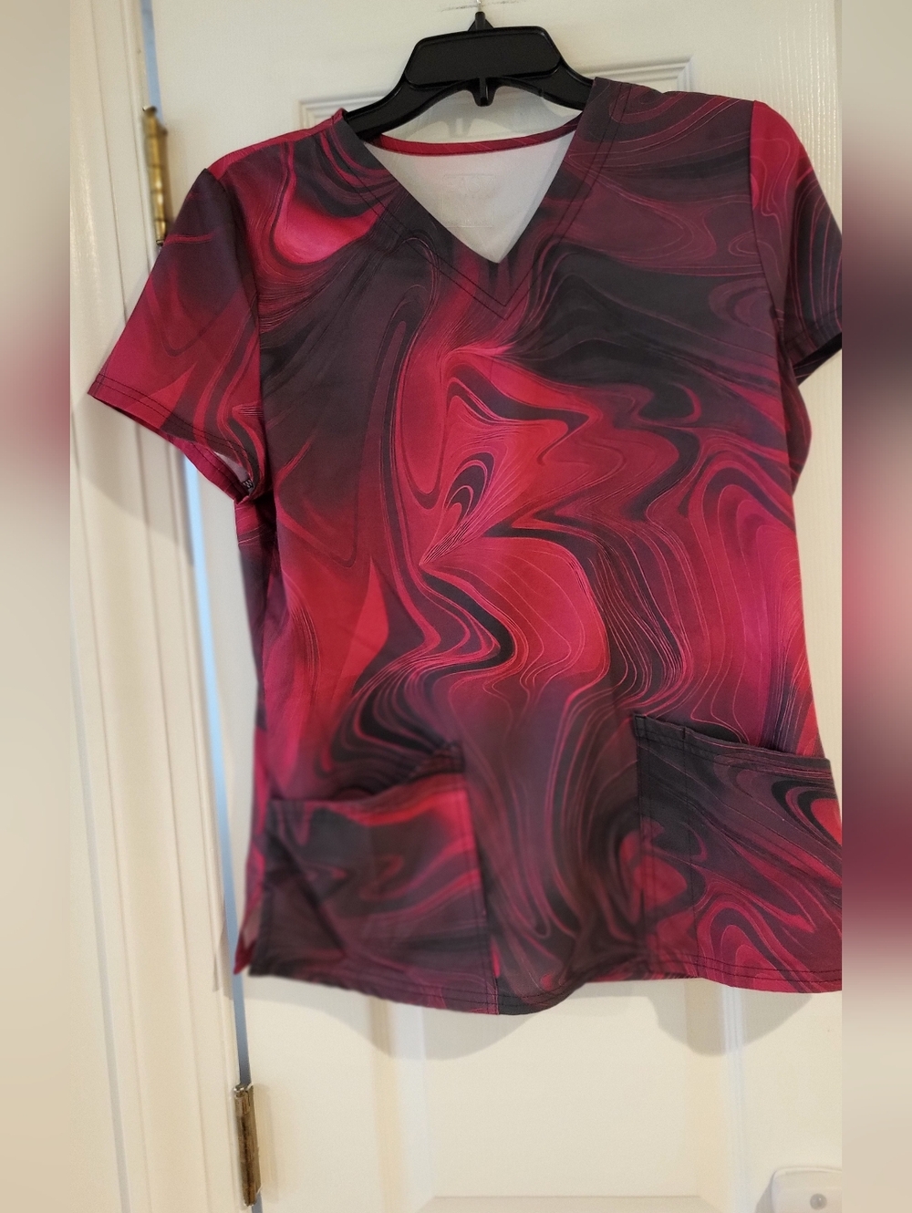 Scrub Top Women’s Swirl Print V-Neck Top in Fuchsia and Black